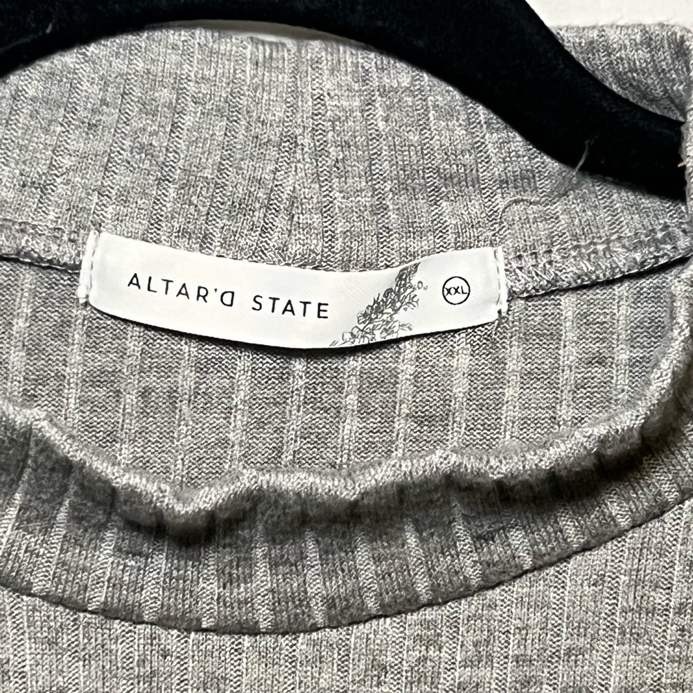 Altar'd State Women's Mock Neck Ribbed Knit Bell Sleeve Crop Top  NWT XXL